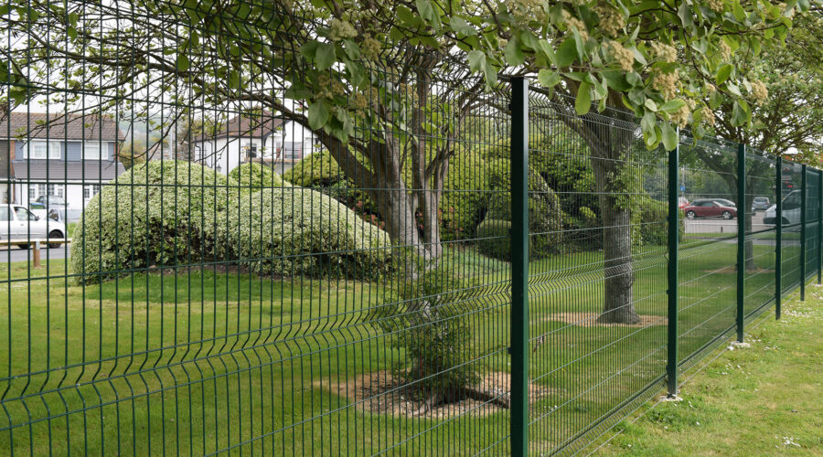 Comprehensive Guide: Mesh Security Fencing Vs Palisade Security Fencing