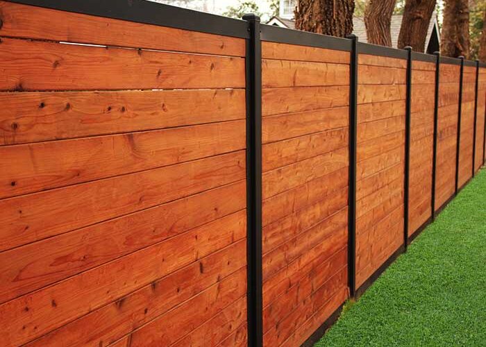 Discover 6 Stylish Wood Fence Idea for Your Home