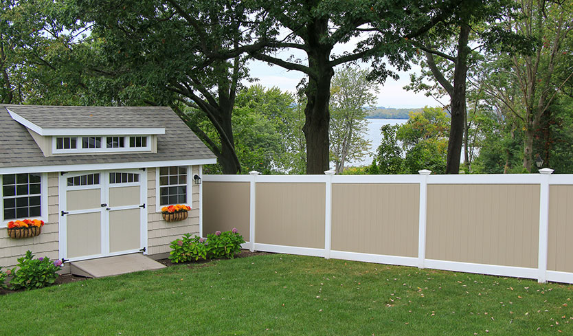 7 Popular Vinyl Fence Colors Options - Pentagon