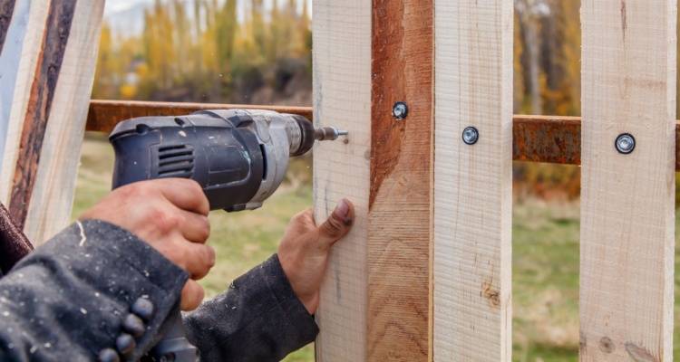 timber fence repair