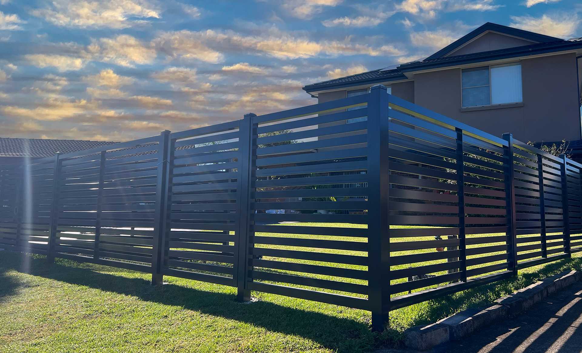 Fence Idea - Fence Idea - Modern Aluminium Horizontal Slats fencing for swimming pool - aluminium pool fencing