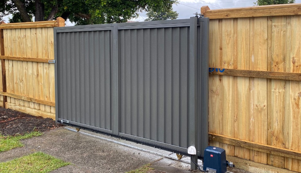 sustainable gate automation - colorbond gate