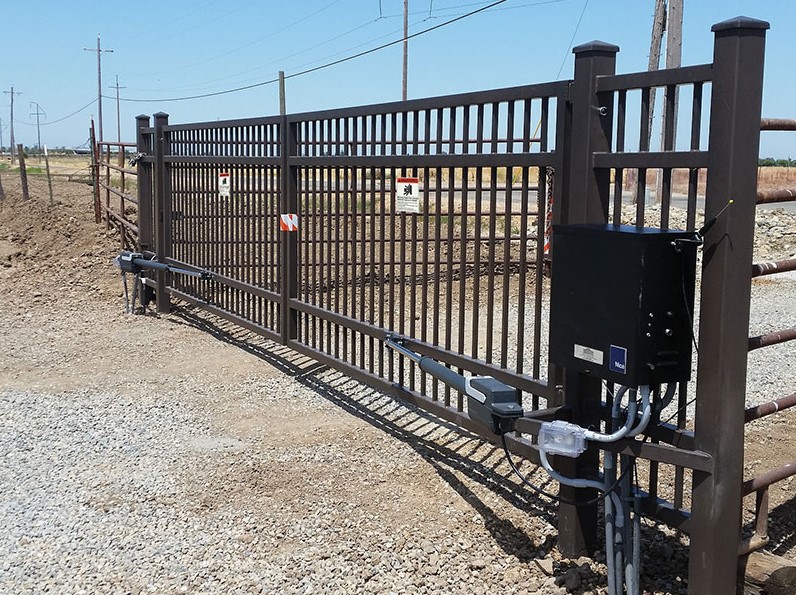 automatic swing gate - aluminium fencing in melbourne, vic - fencing contractor in melbourne