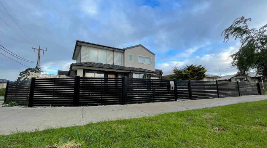 horizontal slat fence in melbourne - fencing contractors near me - fencing contractors in melbourne, vic - Top Aluminium Front Fence Styles for 2025