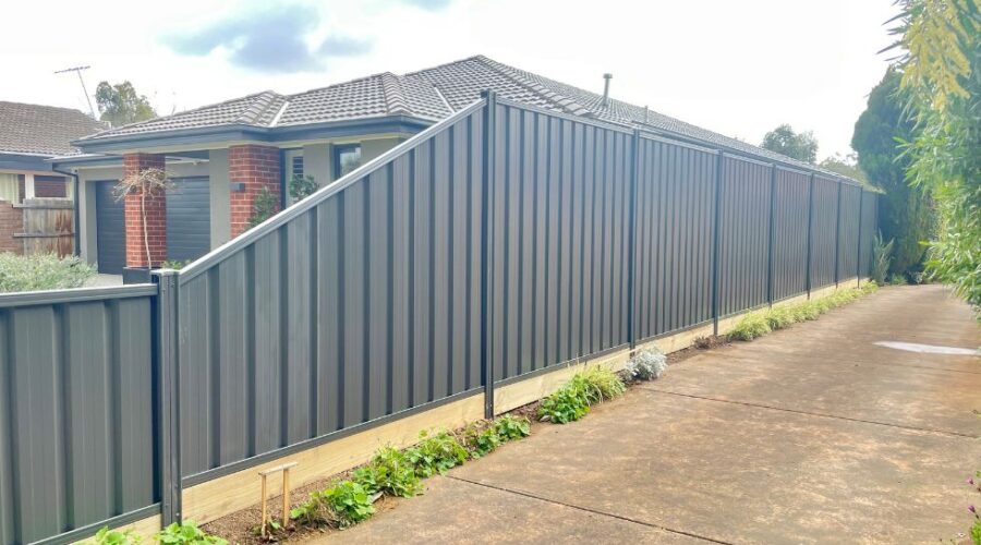 colorbond fencing installation in Australia - colorbond fencing cost - colorbond fencing contractor in melbourne - colorbond fencing and gate installer - vic - Average Cost of Colorbond Fencing in Australia - colorbond boundary fencing