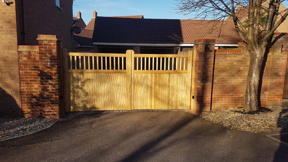 timber swing gates - swing gate material options