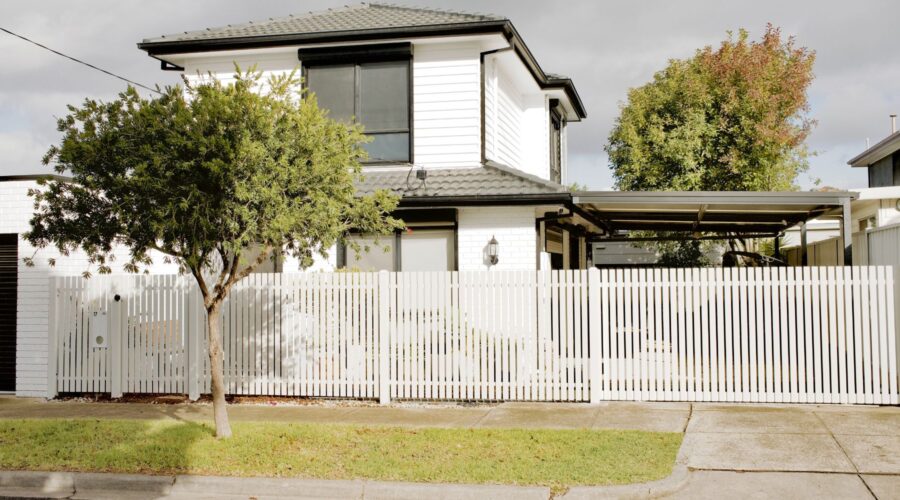Aluminium Picket Fencing & Gate System - Trusted fencing and gate contractor in Melbourne
