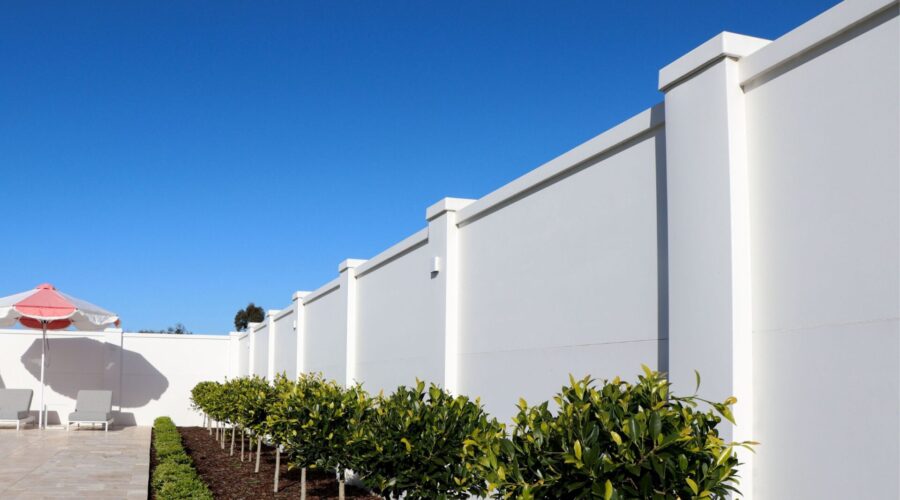 EstateWall® is a robust masonry-alternative modular wall that leaves a lasting impression.