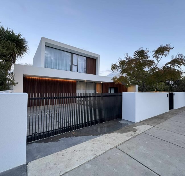 Aluminium vertical blade fencing in Canterbury