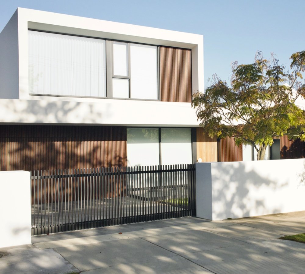 commercial-sliding-gate-with-automation