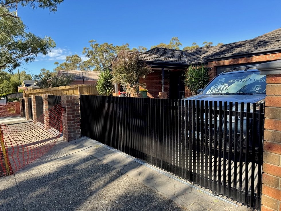 aluminium vertical blade fencing 2 1