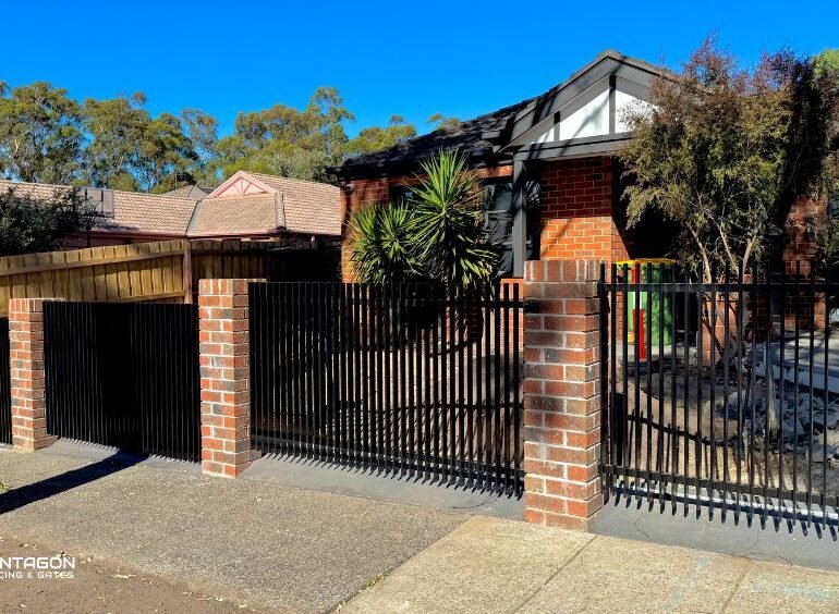 aluminium vertical blade fencing installation in melbourne