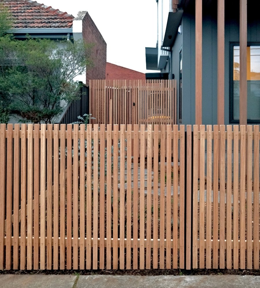 timber fencing contractor
