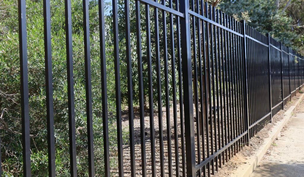 steel-security-fencing-for-commercial-sites