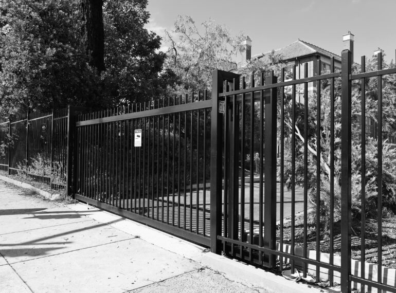 Security-tubular-steel-sliding-gate-system-for-schools