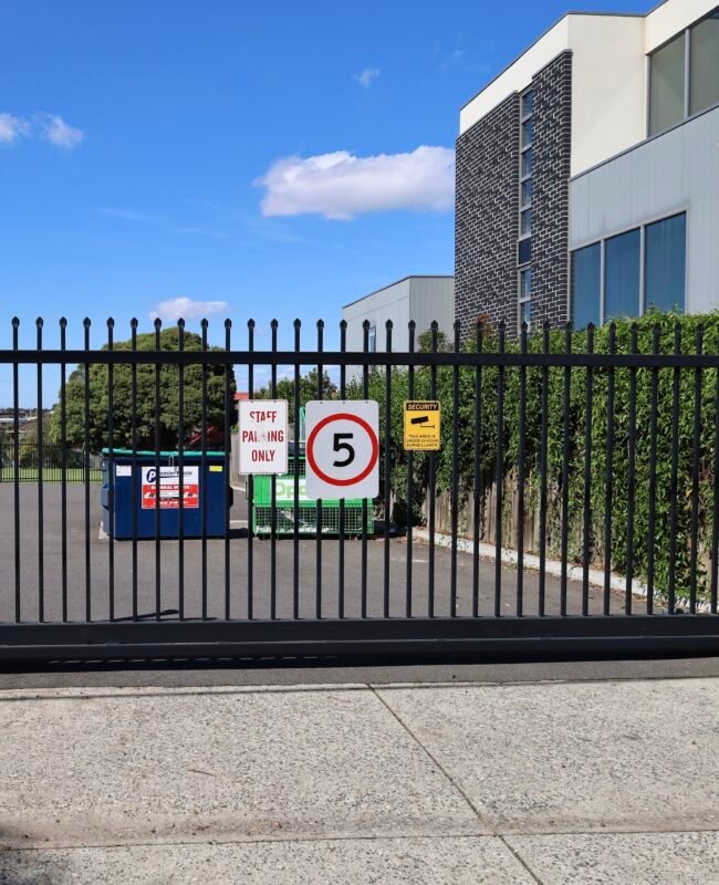Commercial-Palisade-security-fencing-for-schools