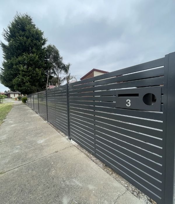 aluminium horizontal slat fencing