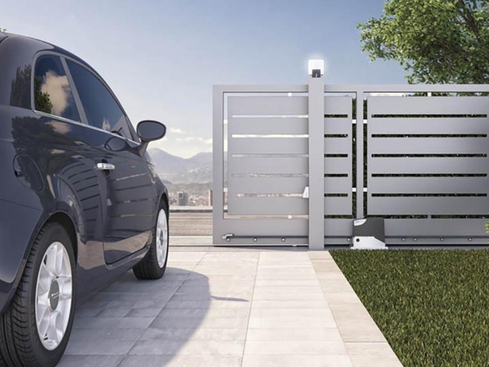 automatic cantilever gates