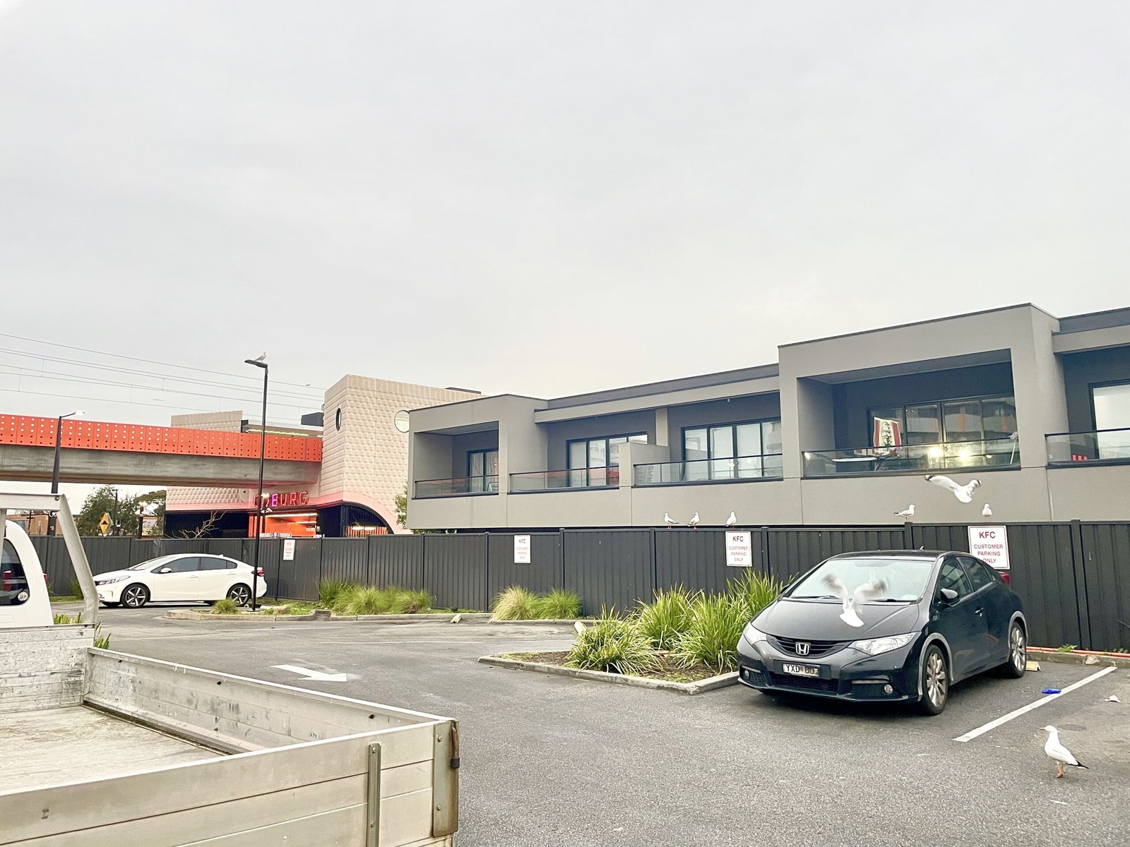 top commercial and residential fencing contractor in melbourne