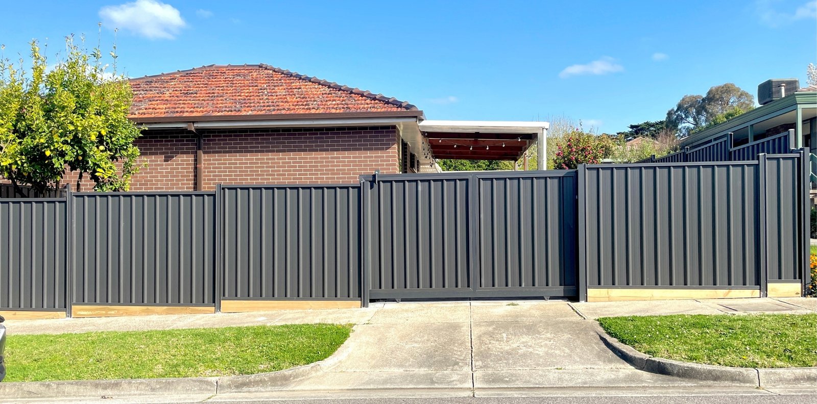 colorbond fencing installation services in Melbourne
