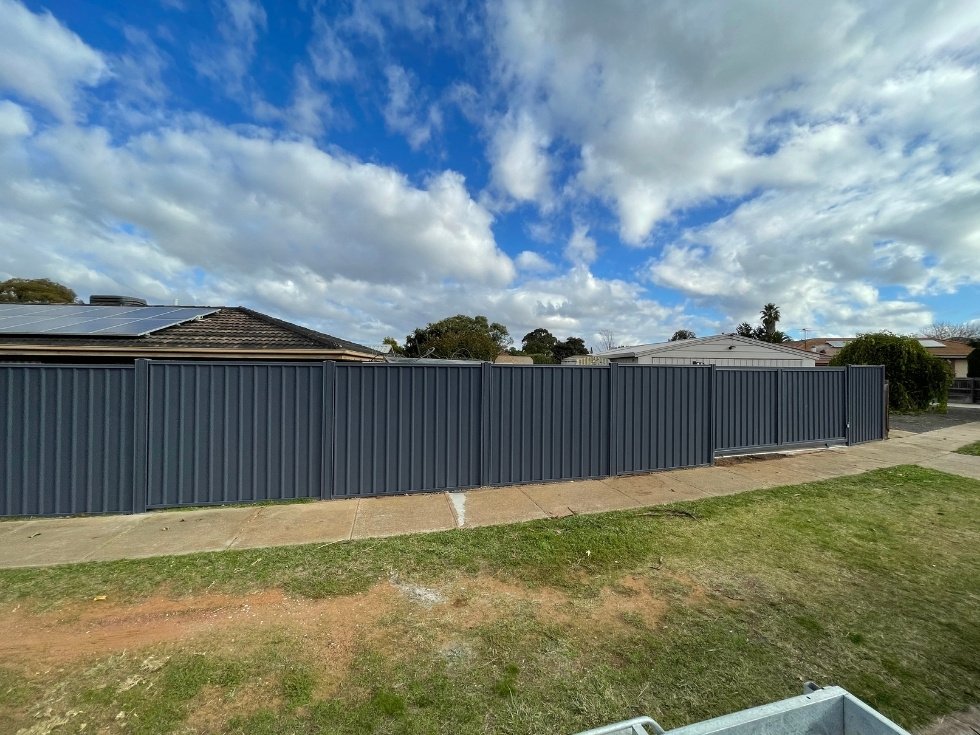 colorbond fencing installation services in Melbourne