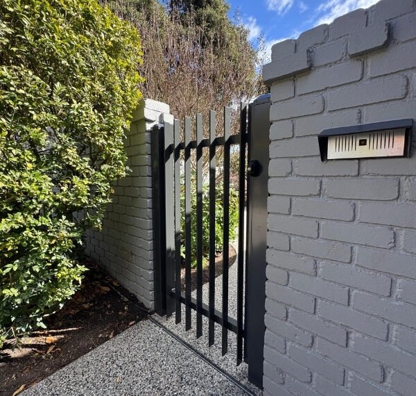 side gate