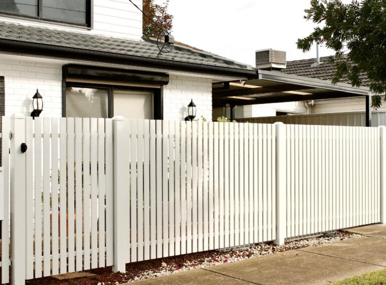 Side gate installation service in Melbourne
