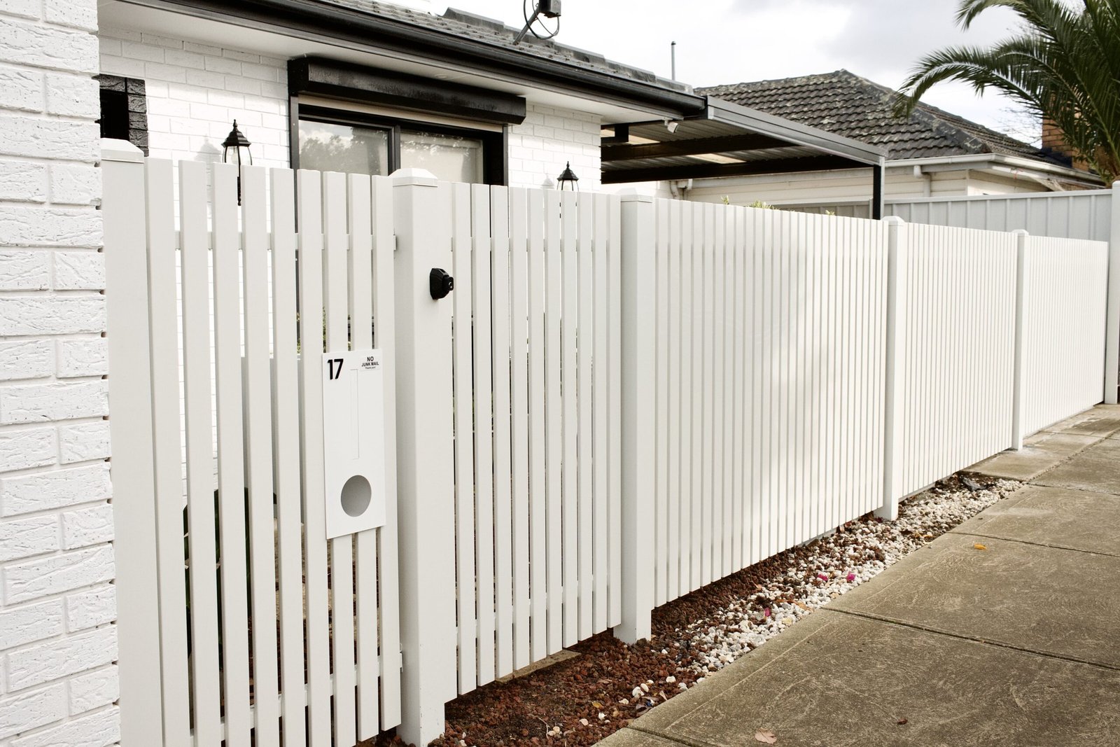 Aluminium Blade Fencing Melbourne: Vertical, Flat and Angled Blade Options Compared 4 aluminium flat blade fencing