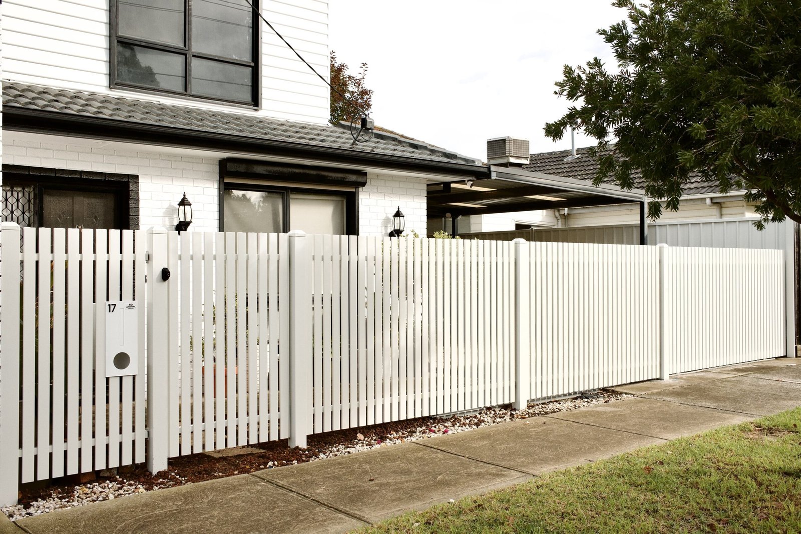 Aluminium Picket Fencing Melbourne: Windsor and Hampton-Style Frontage Options 3 aluminium windsor picket fencing