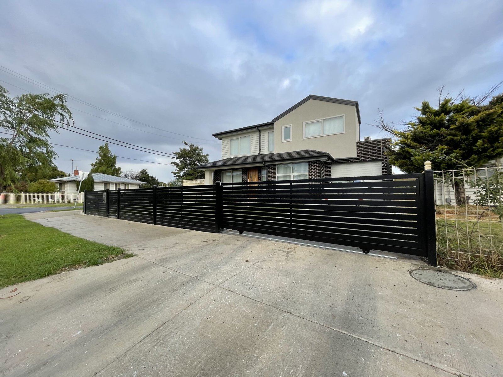 aluminium frontage fencing