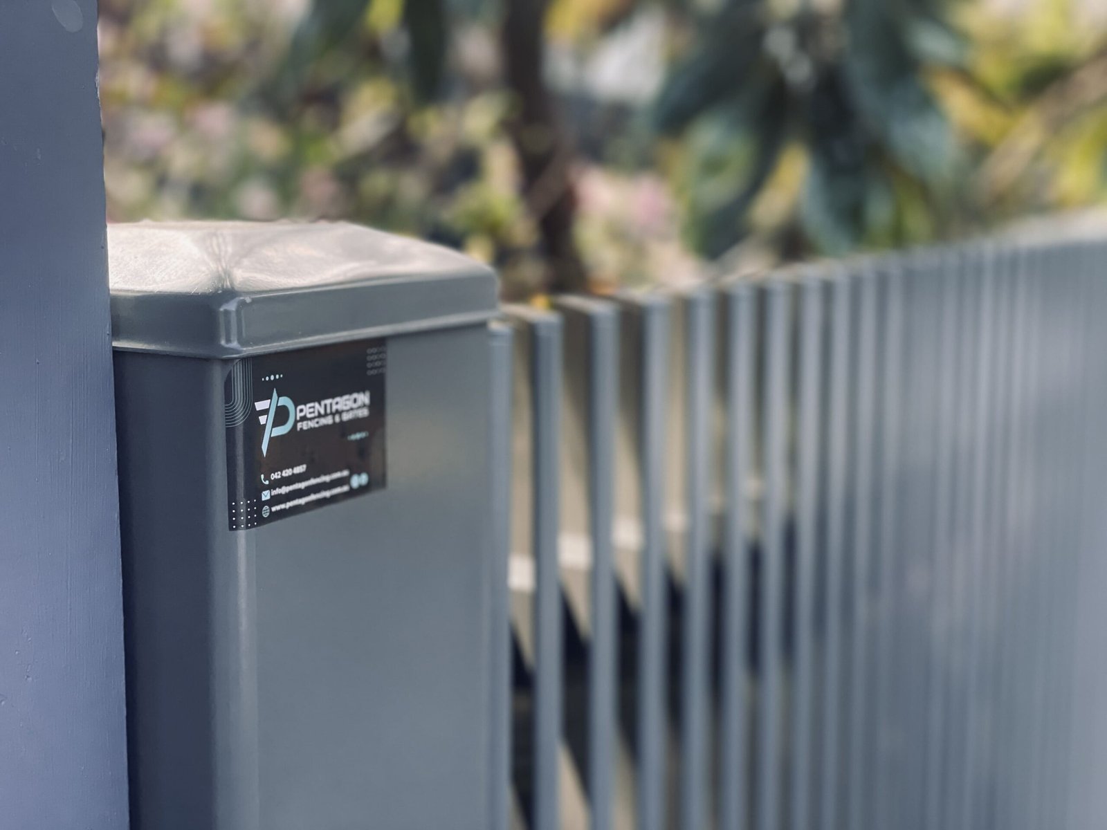 Aluminium Blade Fencing Melbourne: Vertical, Flat and Angled Blade Options Compared 2 aluminium vertical blade fence pentagon
