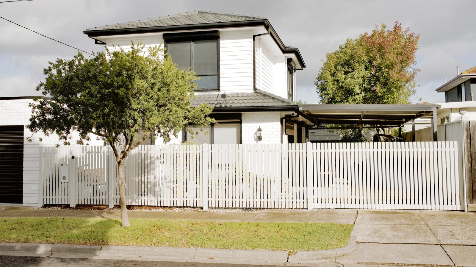 aluminium vertical slat fencing Melbourne