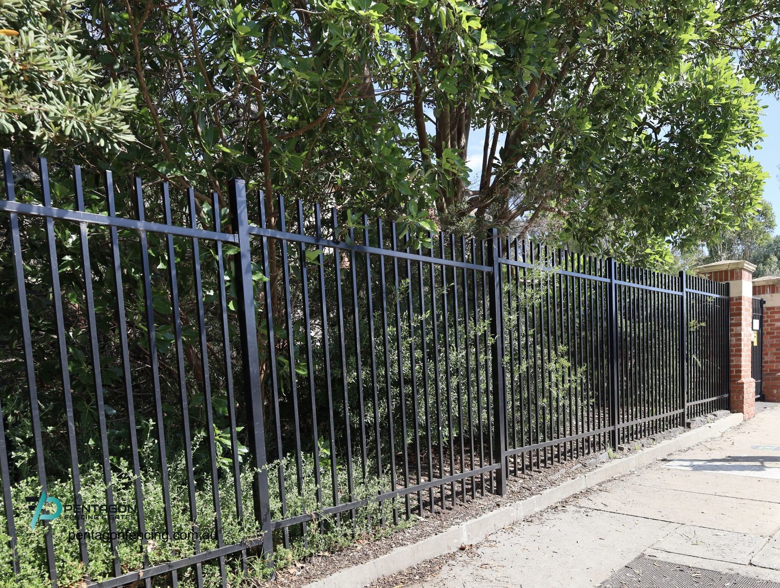 Industrial Fencing Melbourne: Fence Types for Warehouses, Factories and Large Sites 8 industrial warehouse security fencing