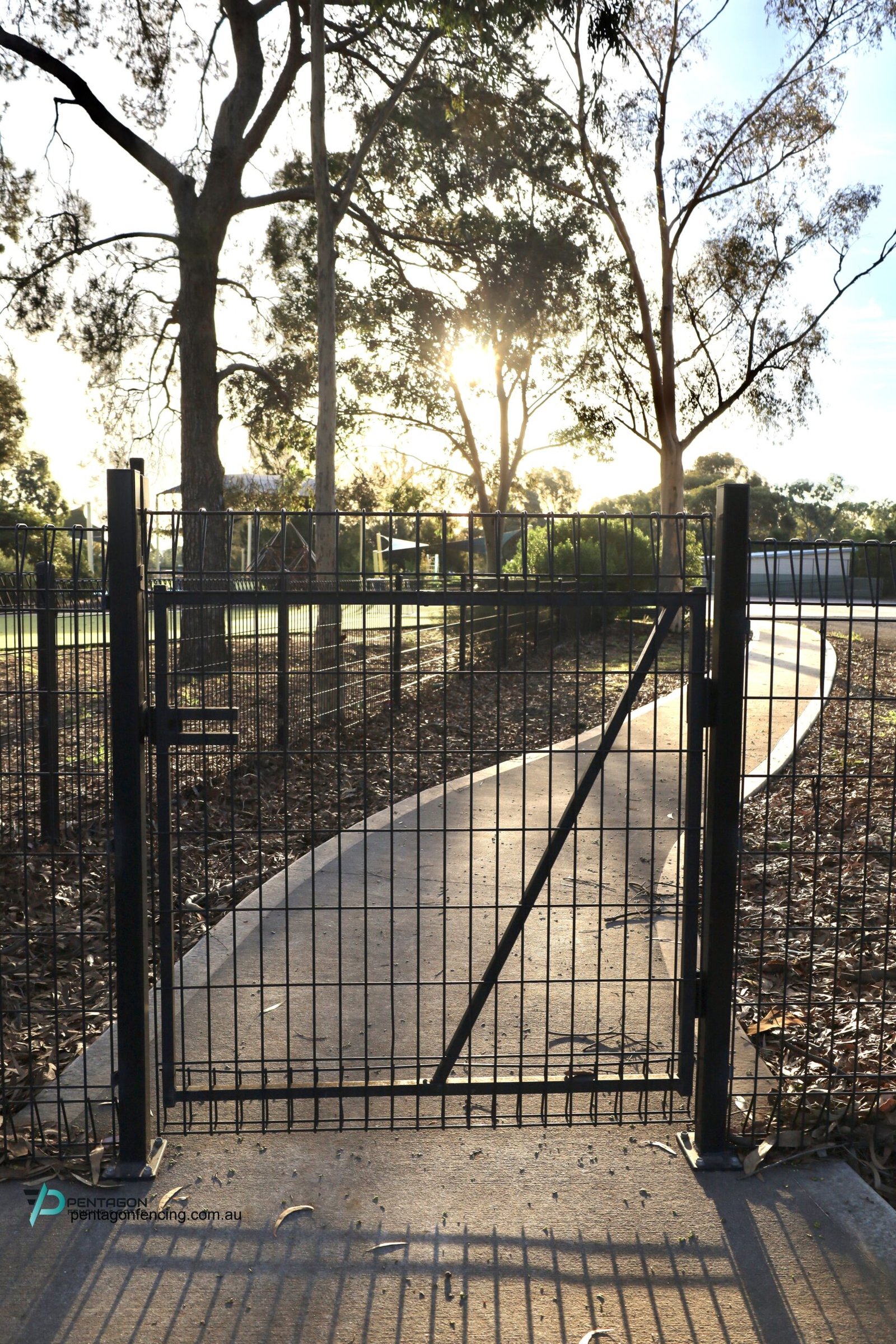 Weldmesh Steel Fencing Melbourne: Anti-Climb Security Without Blocking Visibility 4 weldmesh steel fencing melbourne