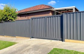 electric colorbond gate - colorbond fencing installarion in Melbourne - Quality Fencing Installers - Colorbond Fence and Sliding Gates - Steel Fence - Security Fence and Gate