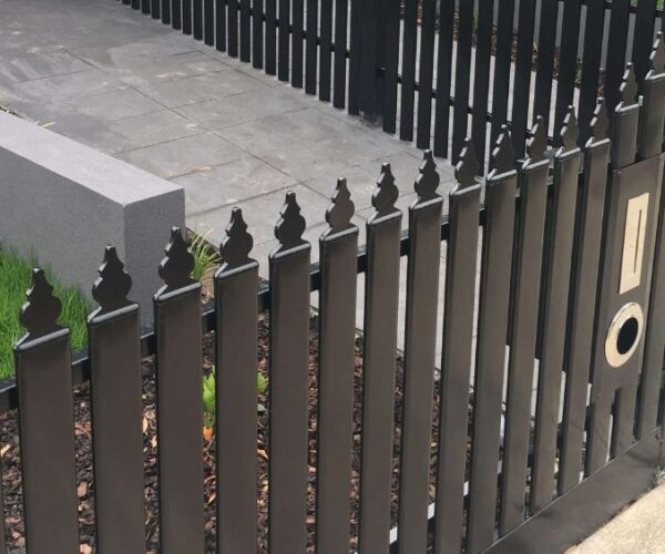 aluminum picket fencing